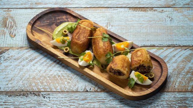 Peruwiańskie krokiety Papa rellena z mięsem_Peru